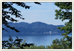 夏の田沢湖です。綺麗な透き通る青い色の湖です。