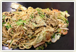 みっけ_昆布のくらこんコラボ塩こんぶ焼きそば 商店会と地元企業「こんぶのくらこん」とコラボ商品、塩こん部長監修、商店会の4店舗で食べれるにゃん。